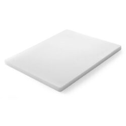 Tocător alb Hendi 500 × 350 mm din HDPE rezistent, cu piciorușe antiderapante. Soluție profesională pentru pregătirea zilnică a ingredientelor.