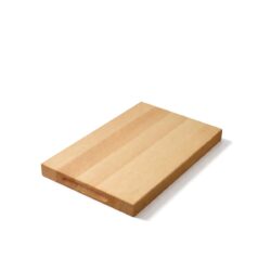 Tocător din fag 40 × 25 × 3,5 cm cu decupaje laterale pentru degete și suprafață tratată cu ulei alimentar. Ideal pentru tăiere și servire.