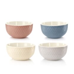 Bolul din porțelan Honey 550 ml, în set de 4 buc, atrage prin modelul fin în relief și culorile pastelate. Ideal pentru cereale, terci, supe și salate.