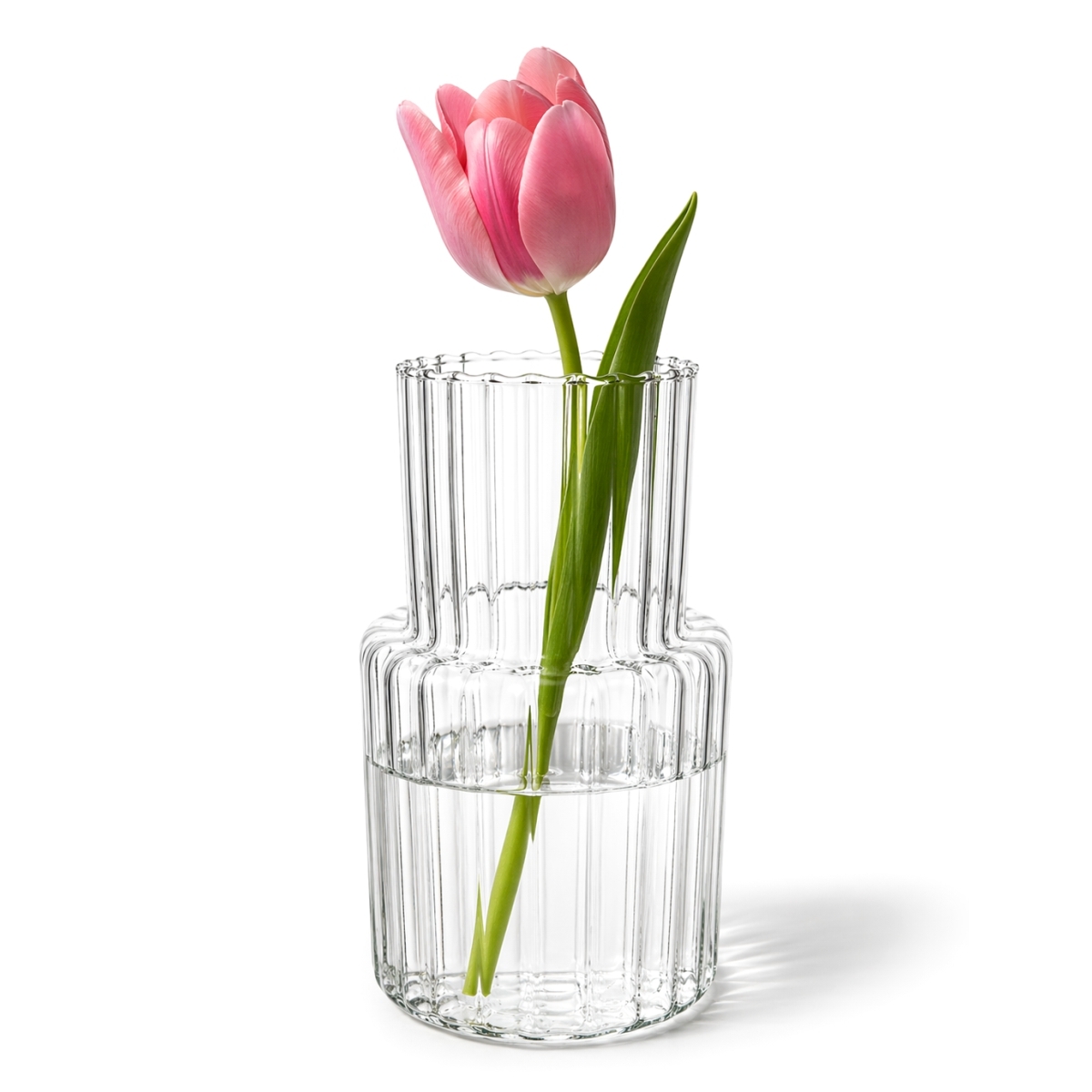 Vaza din sticlă cu model striat Ø 14,5 x 25 cm este potrivită pentru flori proaspete și decorațiuni uscate. Un accesoriu elegant pentru unități HoReCa și locuințe.