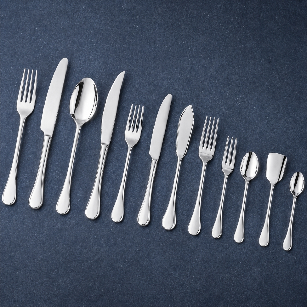 Lingură de masă Sara, 21 cm, din oțel inoxidabil 18/10 lucios, set 12 bucăți, tacâm argintiu elegant.