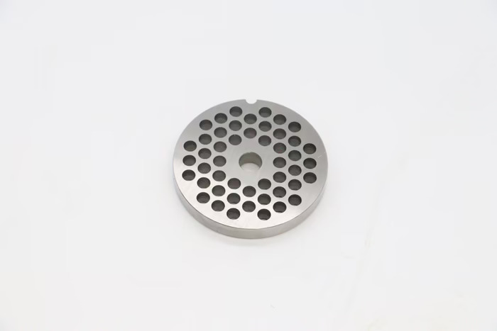 Disc pentru mașina de tocat carne - nr. 12 - 4 mm | Maxima 09356230 - o folosiți pentru tocarea fină a cărnii sau pentru tocarea fructelor și legumelor.