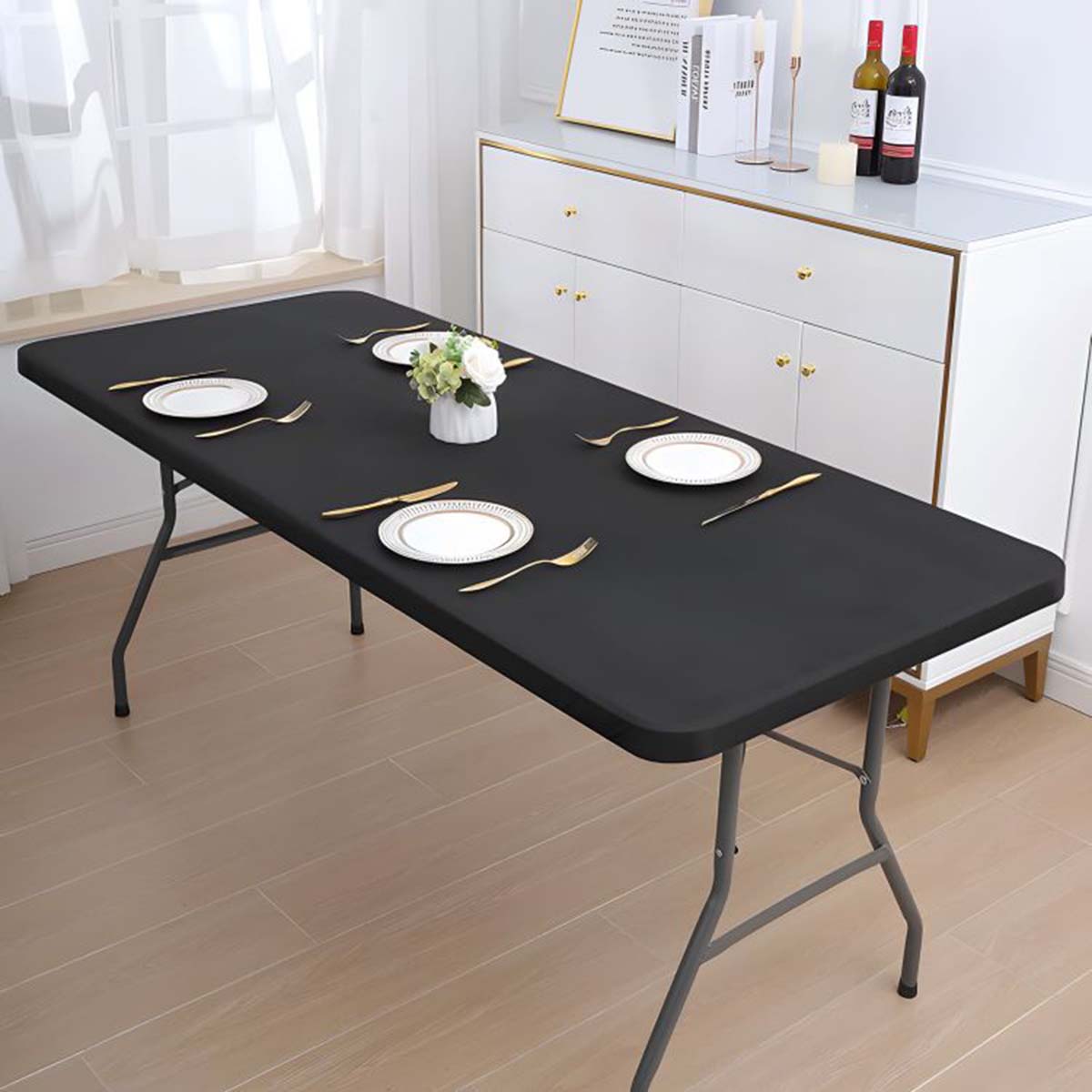 Masa pliabilă de catering – 180 cm | neagră reprezintă o soluție universală, potrivită pentru diverse evenimente, precum târguri, nunți, petreceri și altele.