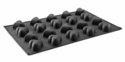 Forma de silicon HEART 570x375x35 mm Hendi 677254 are o utilizare universală în cofetărie, cu dimensiunile L570 x l375 x H35 mm.