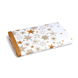 Față de masă din hârtie pliată de Crăciun 1,2 x 1,8 m [1 buc] este o soluție elegantă pentru o masă festivă, atât în unități HoReCa, cât și acasă.