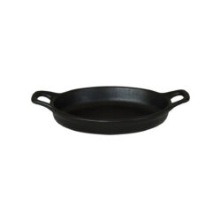 Vas de copt oval negru din porțelan cu aspect de fontă, cu două mânere laterale.